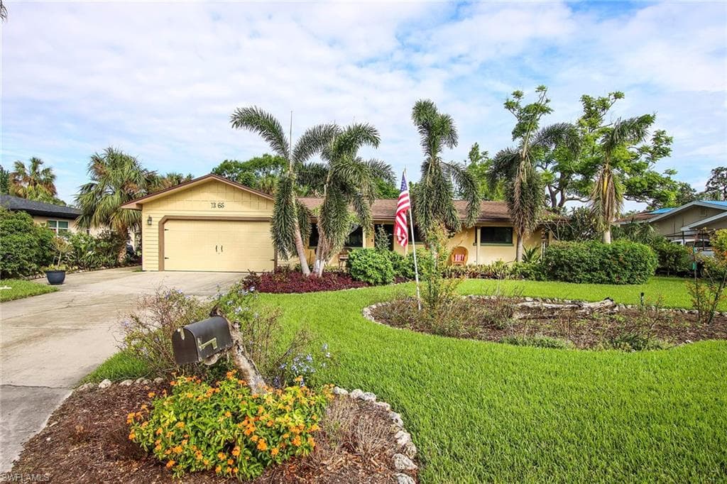 1365 Burtwood DR FORT MYERS, FL 33901