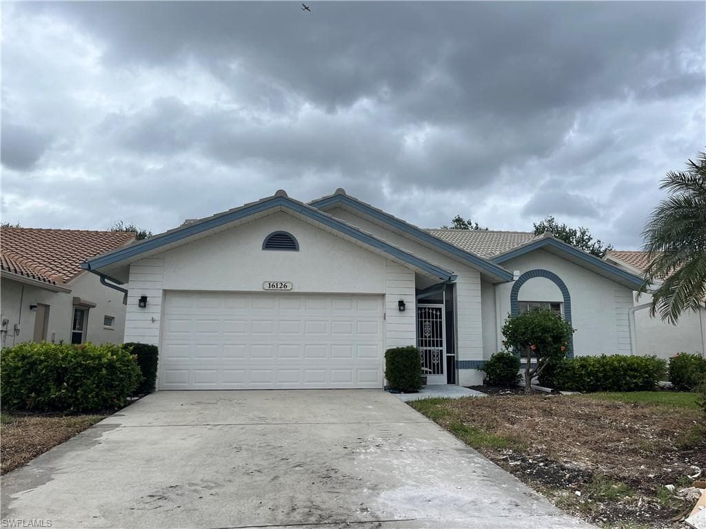 16126 Kelly Woods DR FORT MYERS, FL 33908