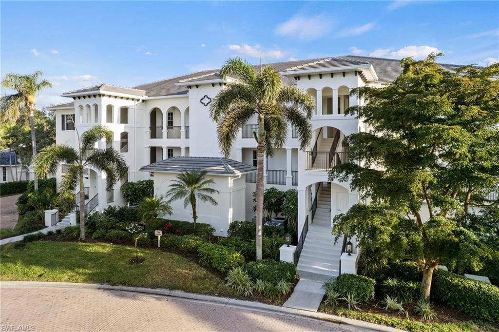 710 Bentwater CIR 2-103 NAPLES, FL 34108