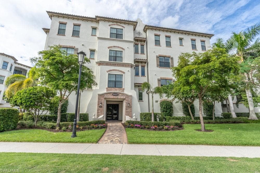 16437 CARRARA WAY 11-101 NAPLES, FL 34110