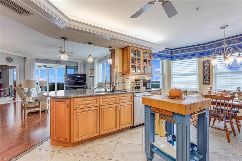 4183 Bay Beach LN 374 FORT MYERS BEACH, FL 33931