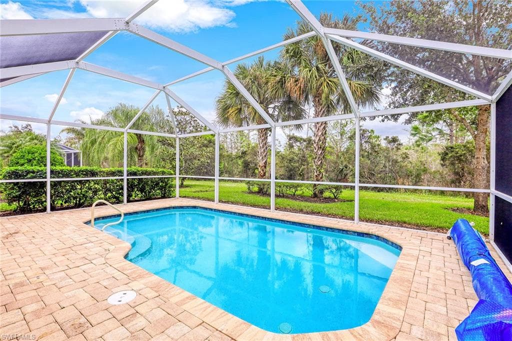 8458 Karina CT NAPLES, FL 34114