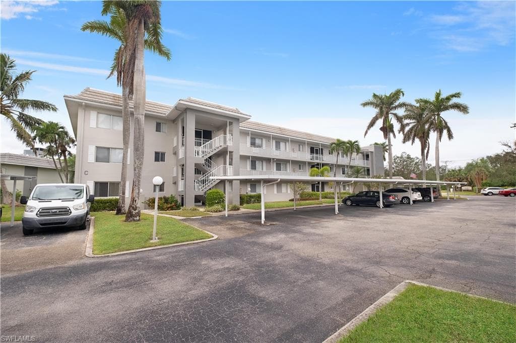 215 Cypress WAY E C3 NAPLES, FL 34110