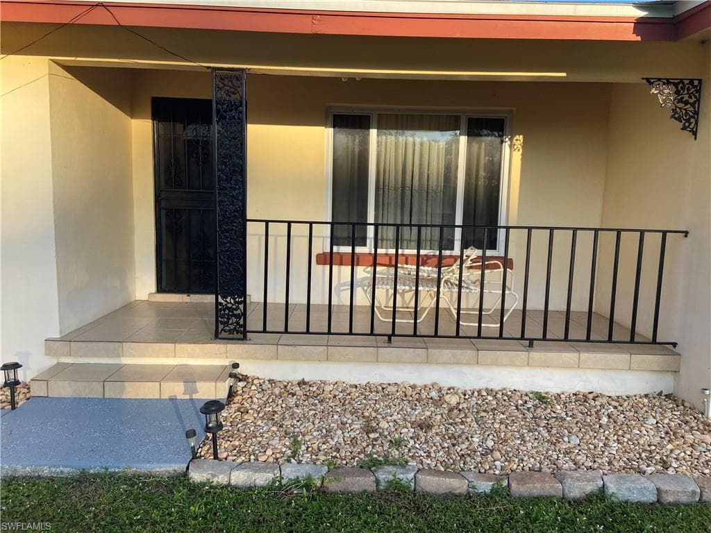 2949 Calvin BLVD FORT MYERS, FL 33901