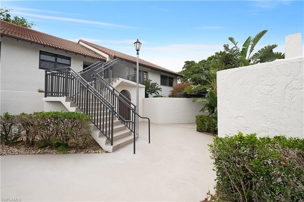 4092 Belair LN 13 NAPLES, FL 34103