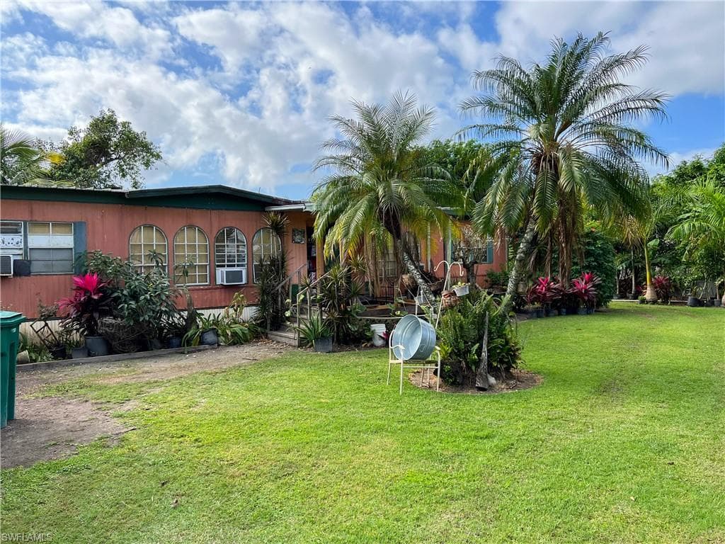 15042 Oak Tree DR NAPLES, FL 34114