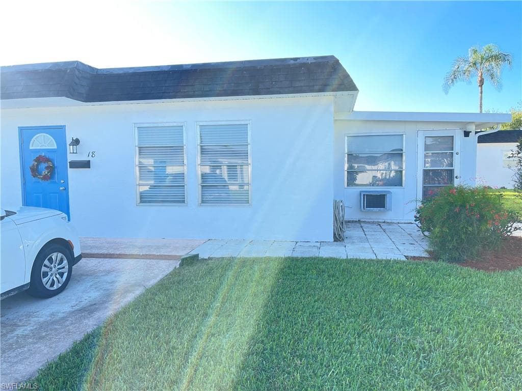 18 Temple CT LEHIGH ACRES, FL 33936