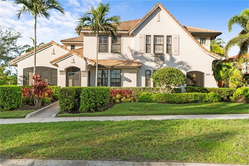1423 Santiago CIR 1702 NAPLES, FL 34113