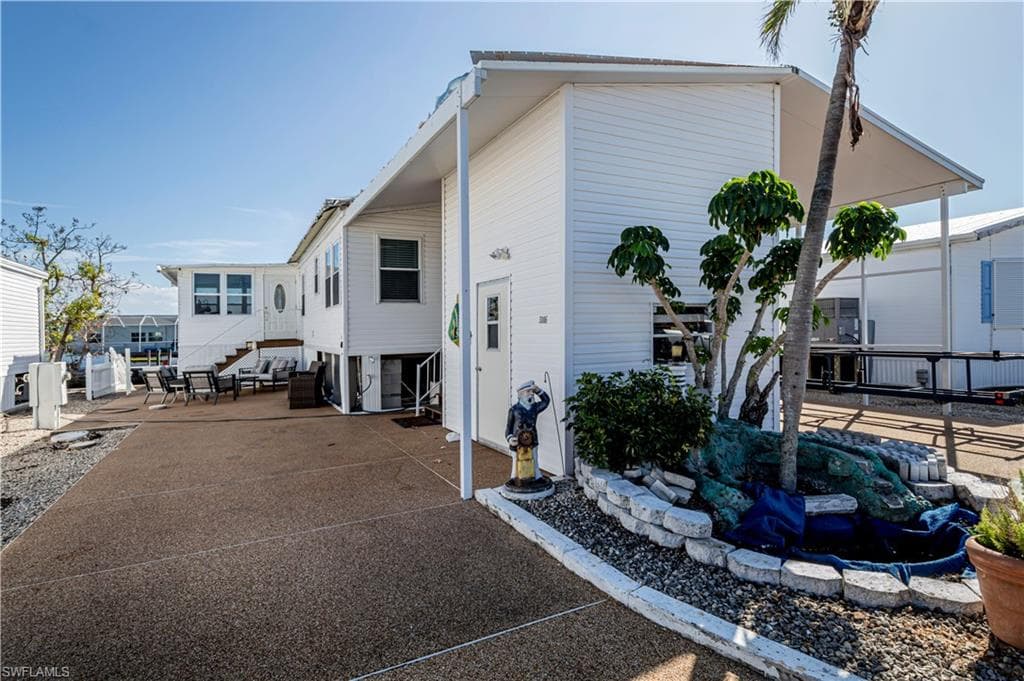3006 Skipper LN ST. JAMES CITY, FL 33956