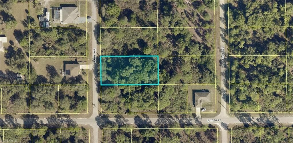 1002 Johns AVE LEHIGH ACRES, FL 33972