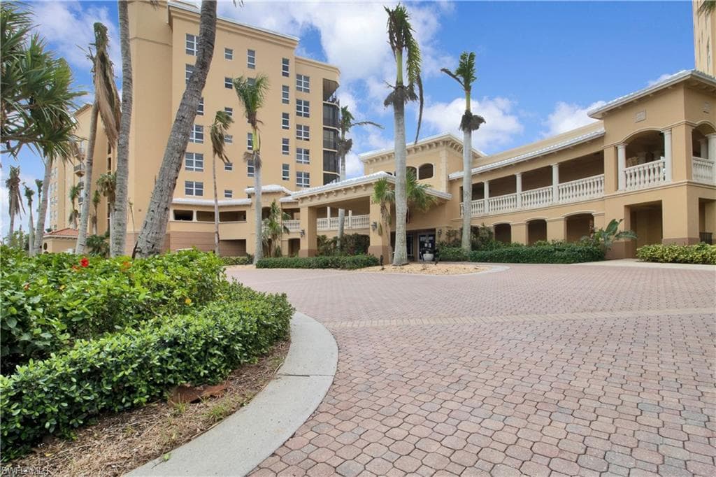 3313 Sunset Key CIR 105 PUNTA GORDA, FL 33955