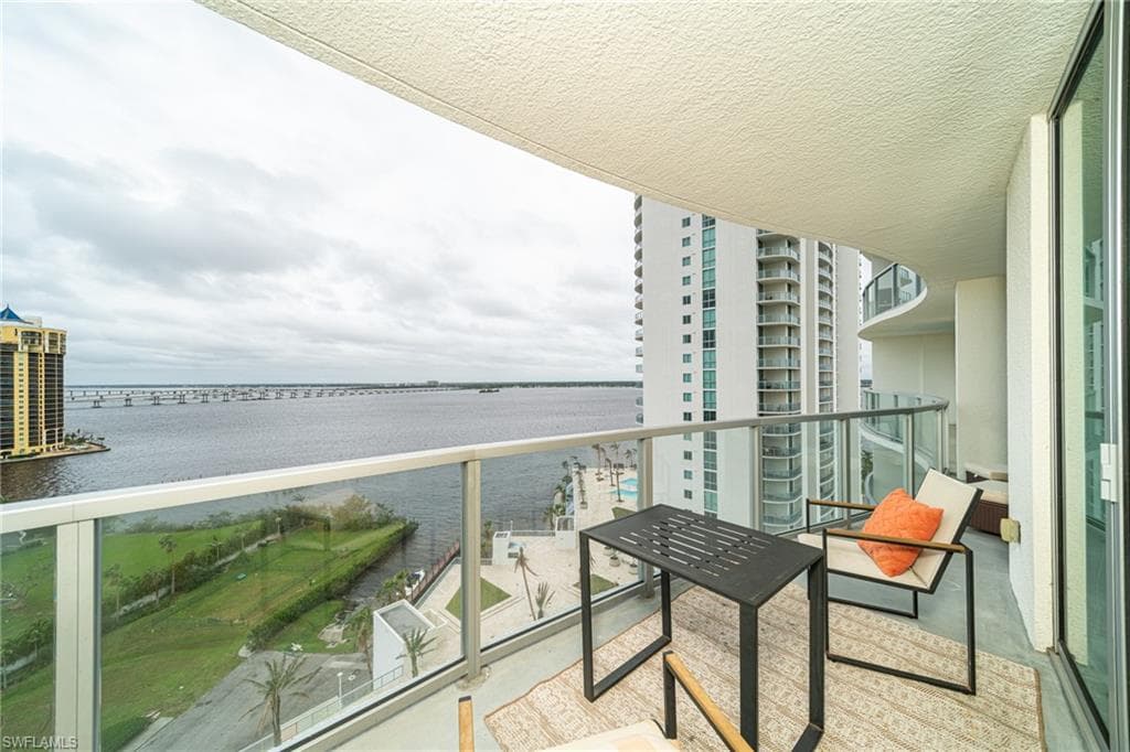 3000 Oasis Grand BLVD 1503 FORT MYERS, FL 33916