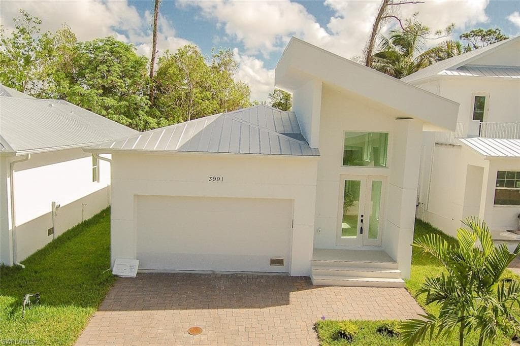 3991 Harvest CT NAPLES, FL 34112