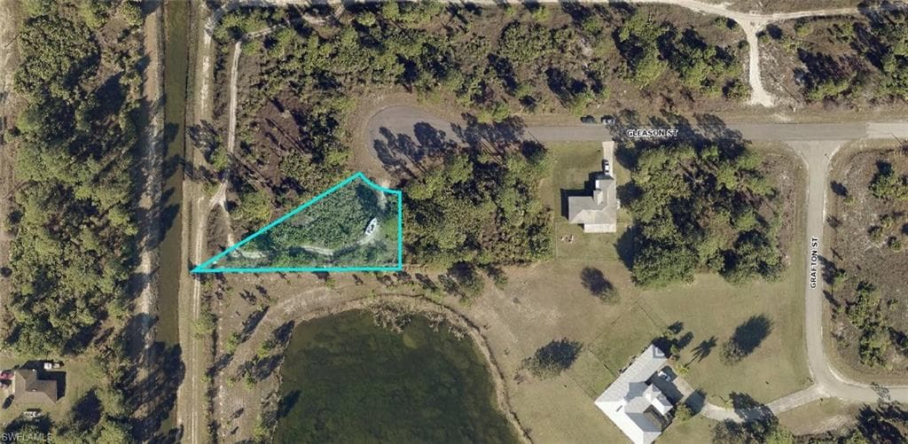 904 Gleason ST LEHIGH ACRES, FL 33974
