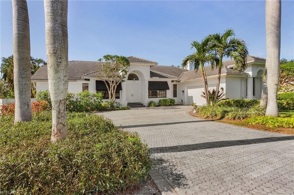 27 Falconwood CT FORT MYERS, FL 33919