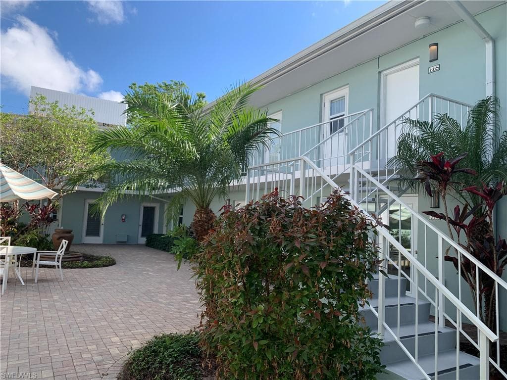 665 12th AVE S 665 NAPLES, FL 34102