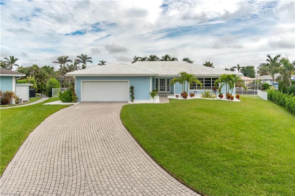 2150 Shad CT NAPLES, FL 34102