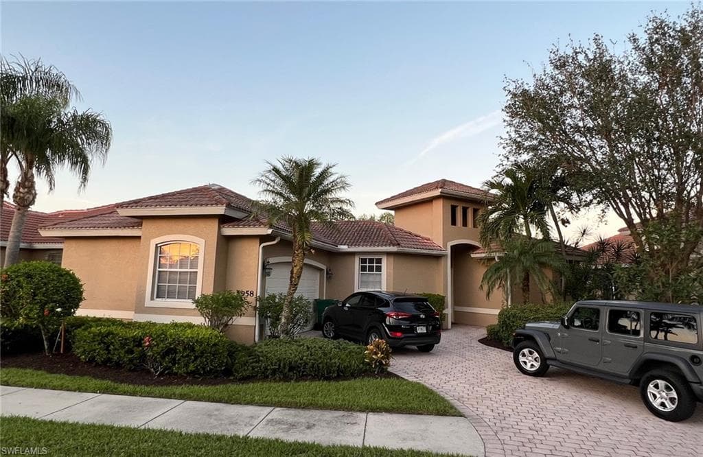 5958 Paradise CIR 2-40 NAPLES, FL 34110