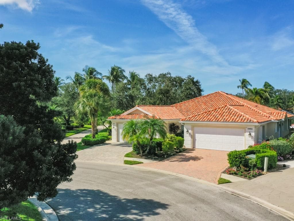5065 Ventura CT NAPLES, FL 34109