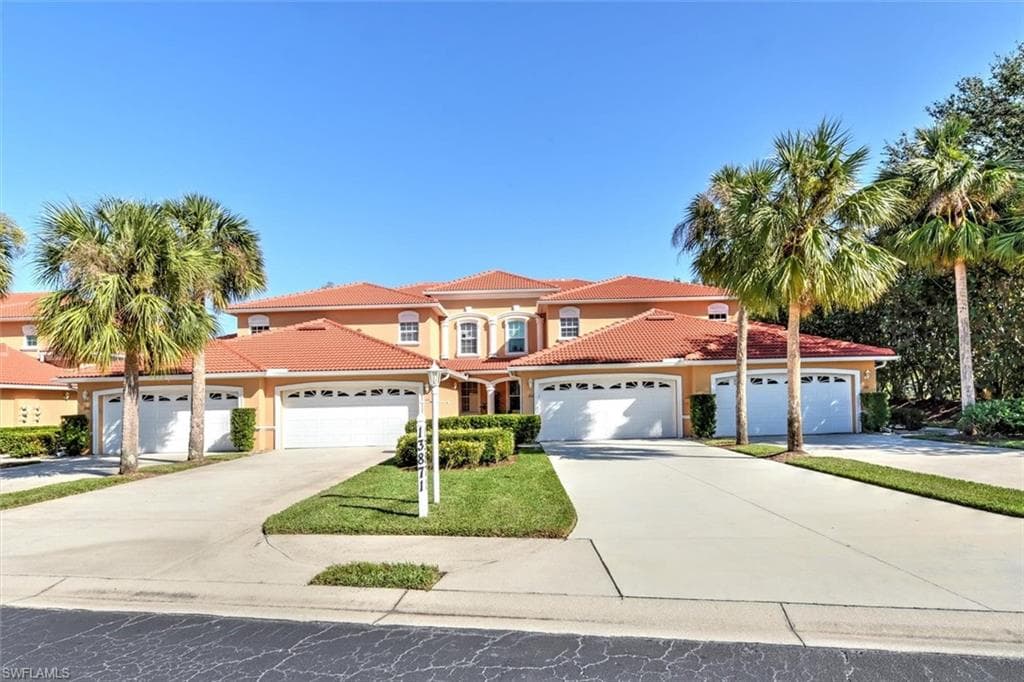 13871 Eagle Ridge Lakes DR 202 FORT MYERS, FL 33912