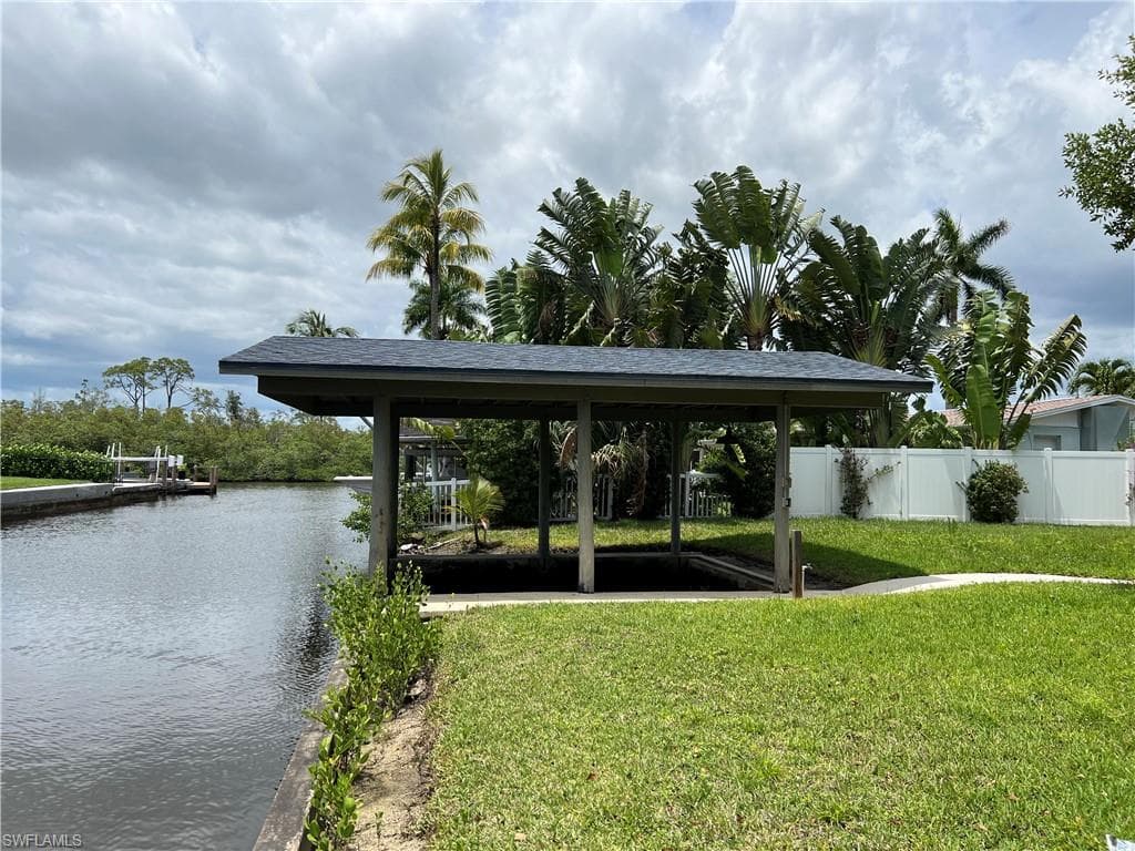 1160 Christopher CT NAPLES, FL 34104