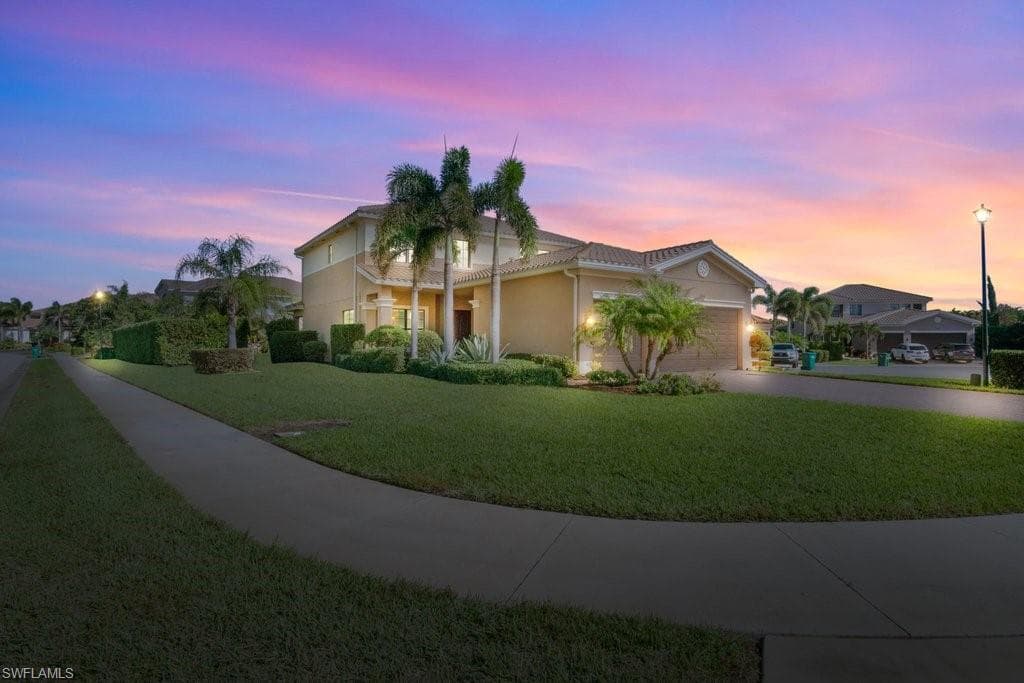3176 Pacific DR NAPLES, FL 34119