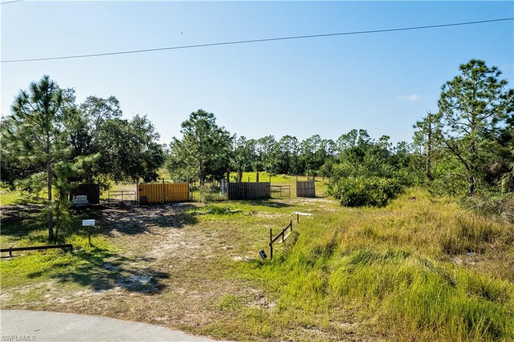 429 Vanetta DR LEHIGH ACRES, FL 33972