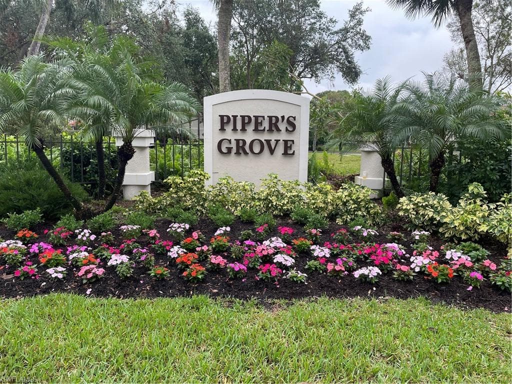 2506 Orchid Bay DR Z-104 NAPLES, FL 34109