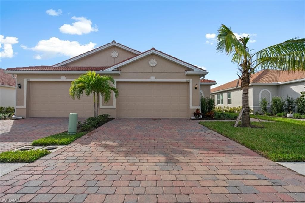 3061 Royal Gardens AVE FORT MYERS, FL 33916
