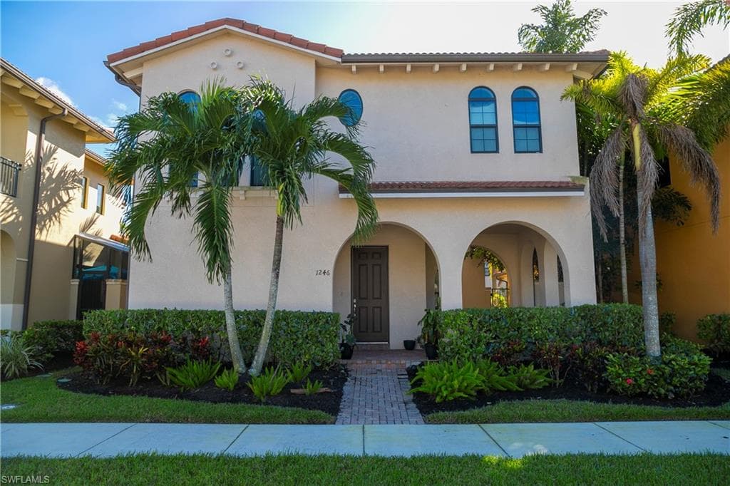 1246 Kendari TER NAPLES, FL 34113