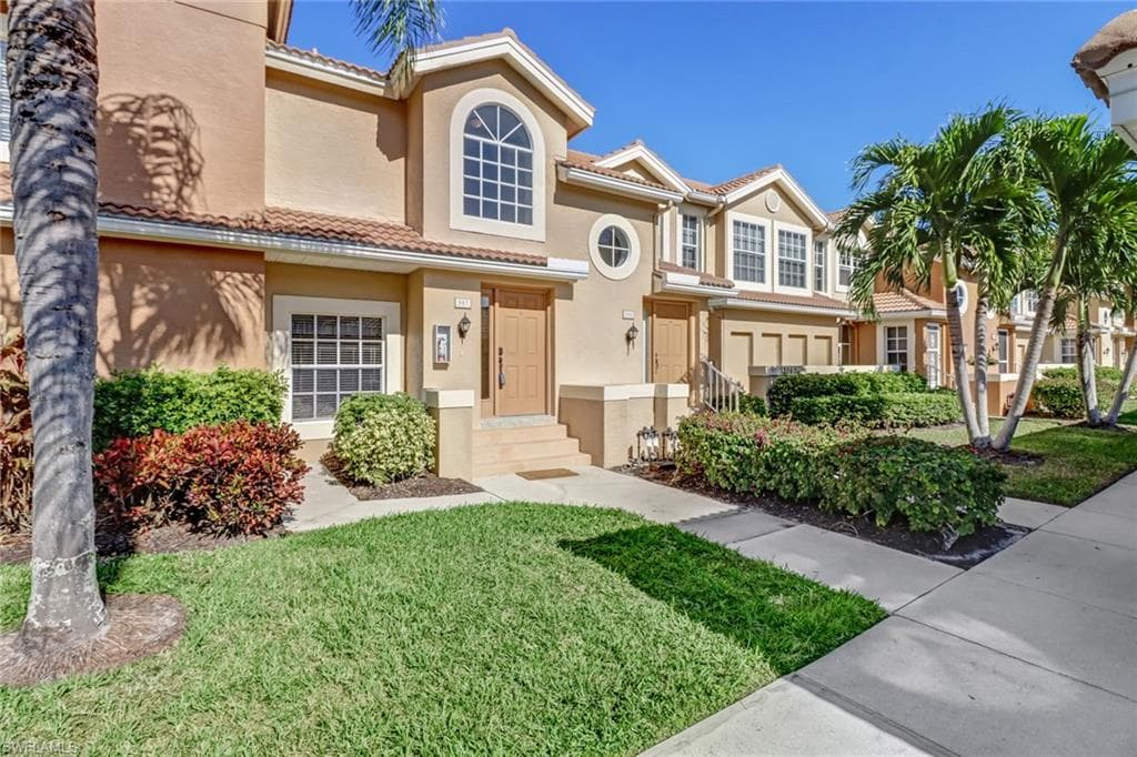 13060 Amberley CT 807 BONITA SPRINGS, FL 34135