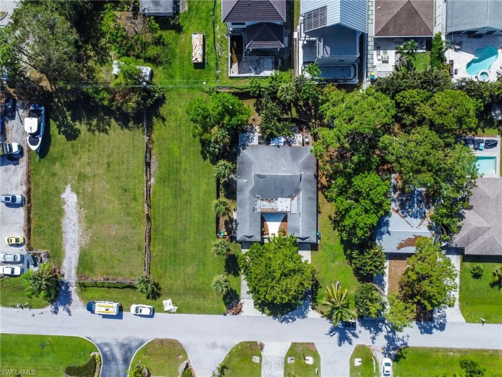 858 93rd AVE N NAPLES, FL 34108