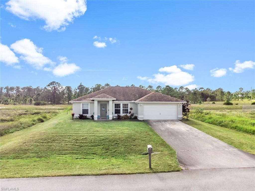 830 Lamar ST E LEHIGH ACRES, FL 33974