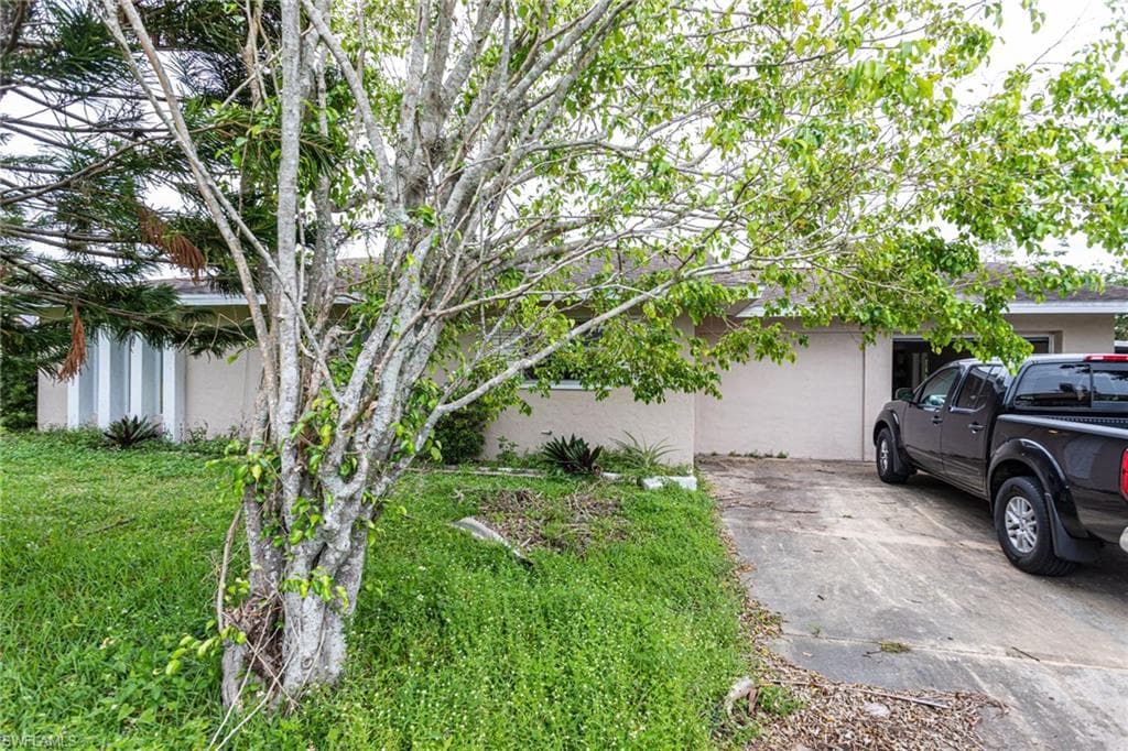 56 Cardinal DR NORTH FORT MYERS, FL 33917