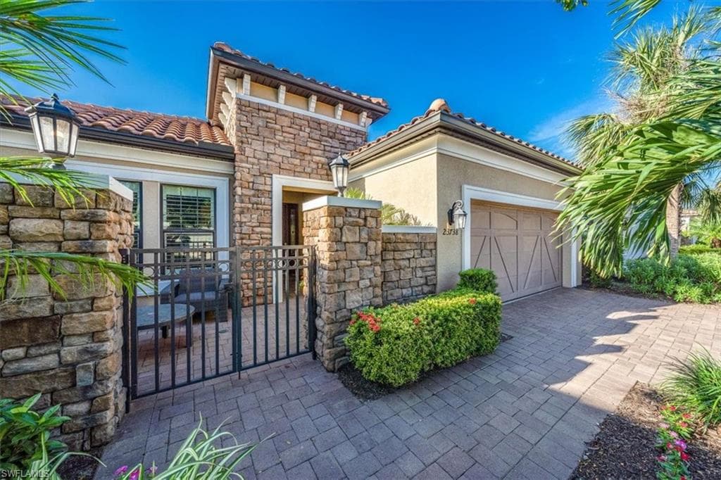 23738 Pebble Pointe LN ESTERO, FL 34135