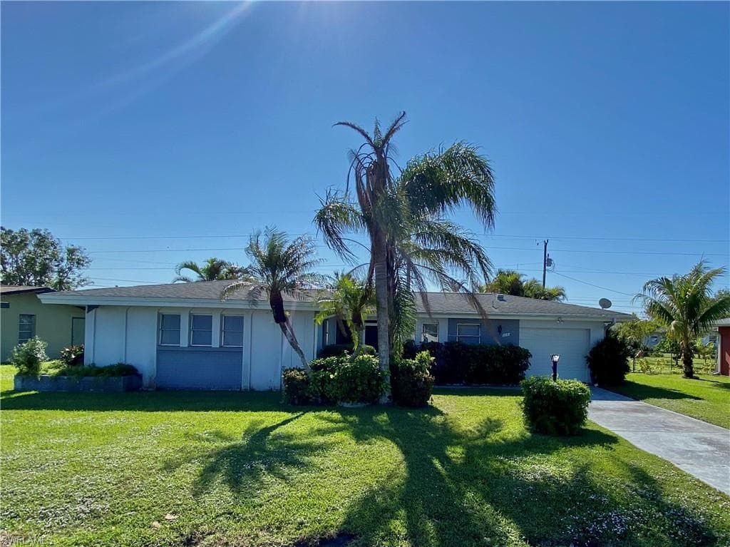 214 SE 47th TER CAPE CORAL, FL 33904
