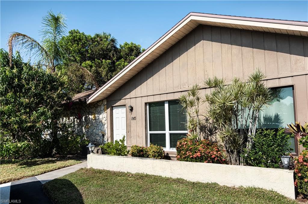 843 Palm View DR 25 NAPLES, FL 34110
