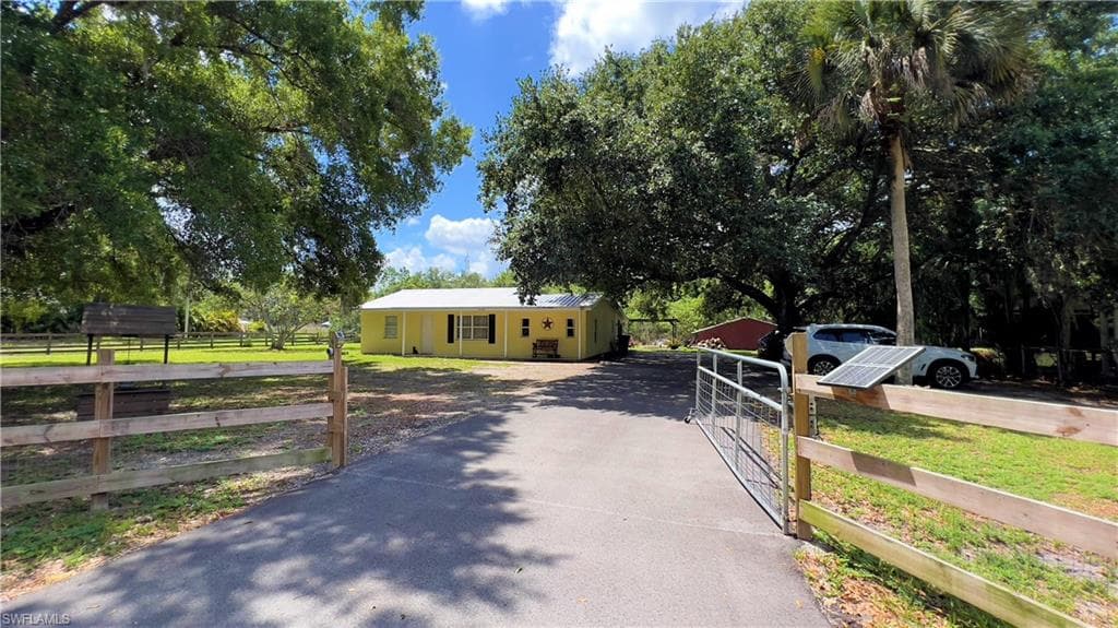 12100 Coyle RD FORT MYERS, FL 33905