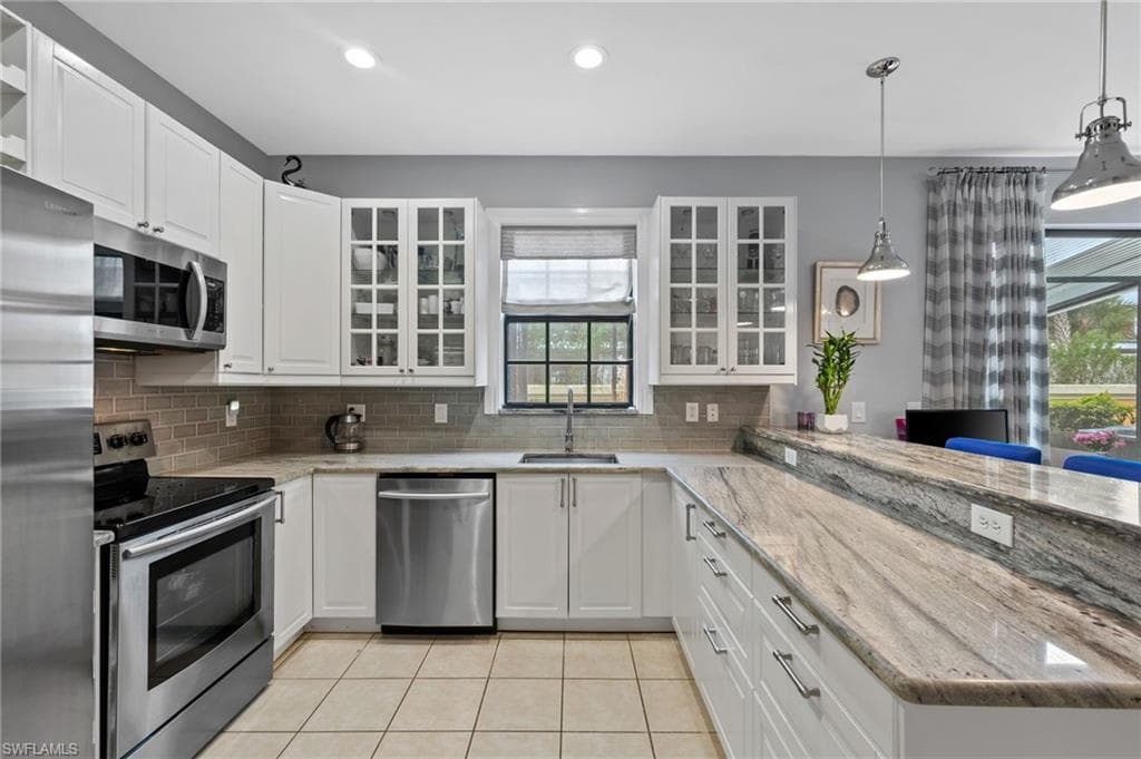 7408 Bristol CIR NAPLES, FL 34120