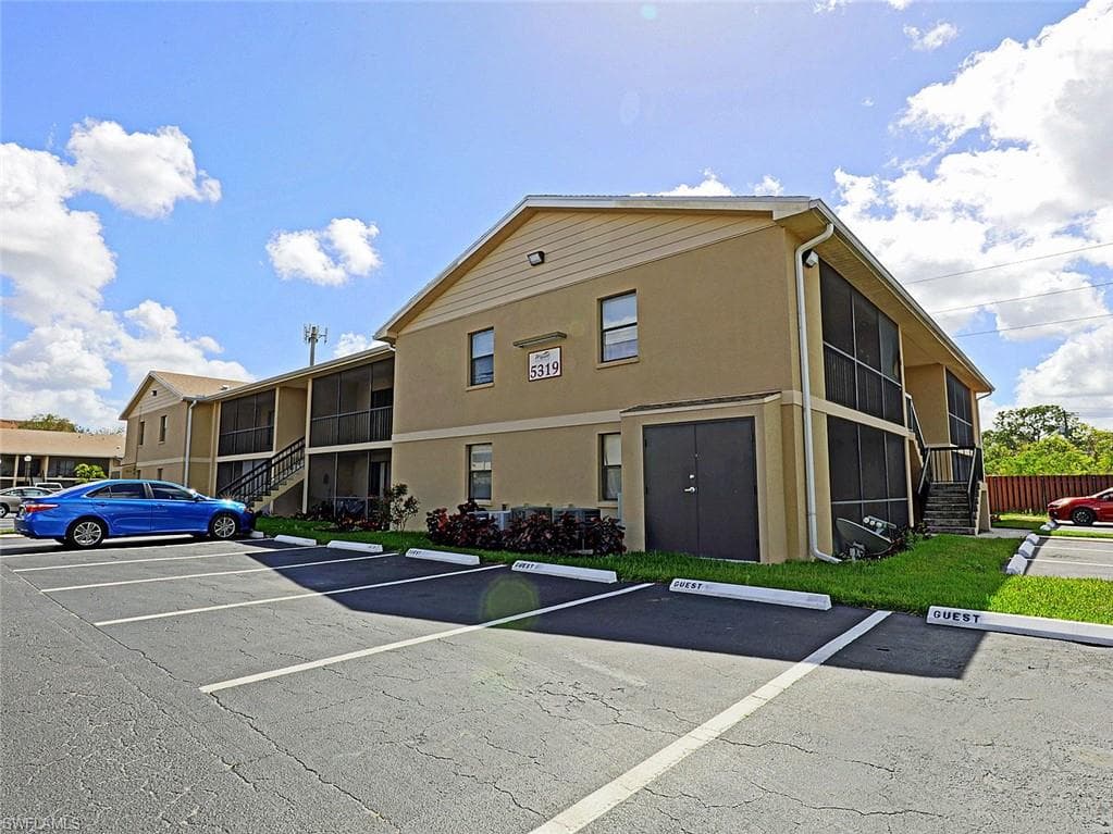 5319 Summerlin RD 1905 FORT MYERS, FL 33919