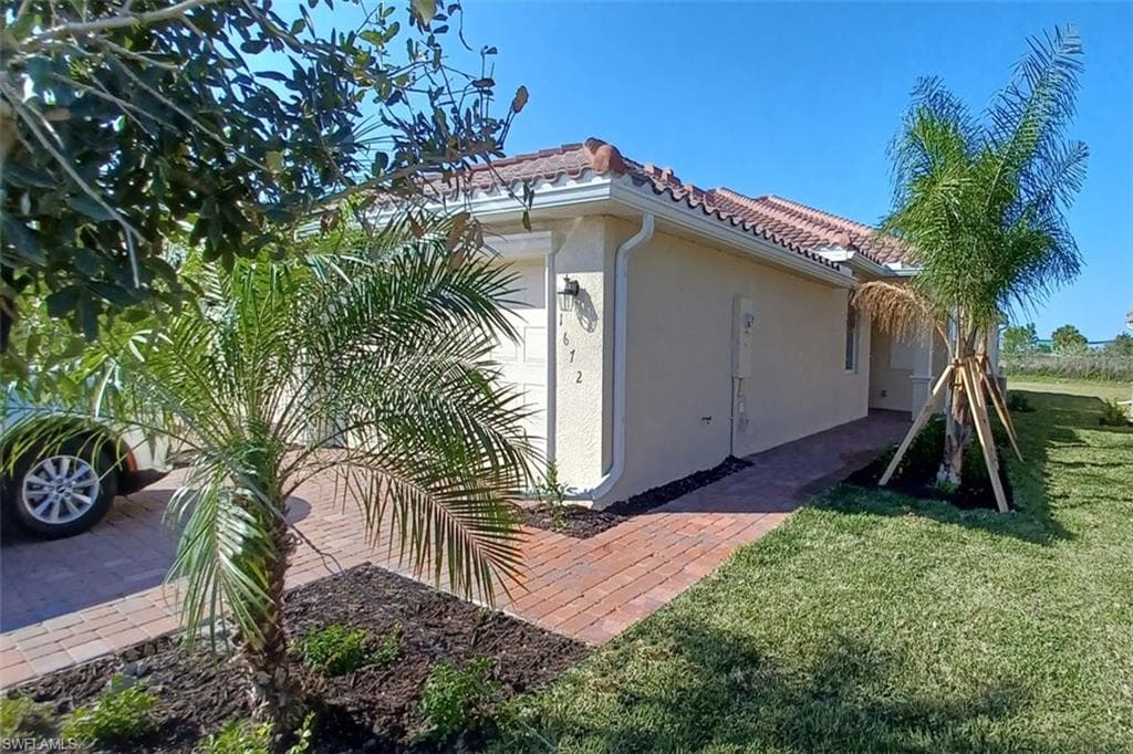 1672 Alameda DR NAPLES, FL 34120