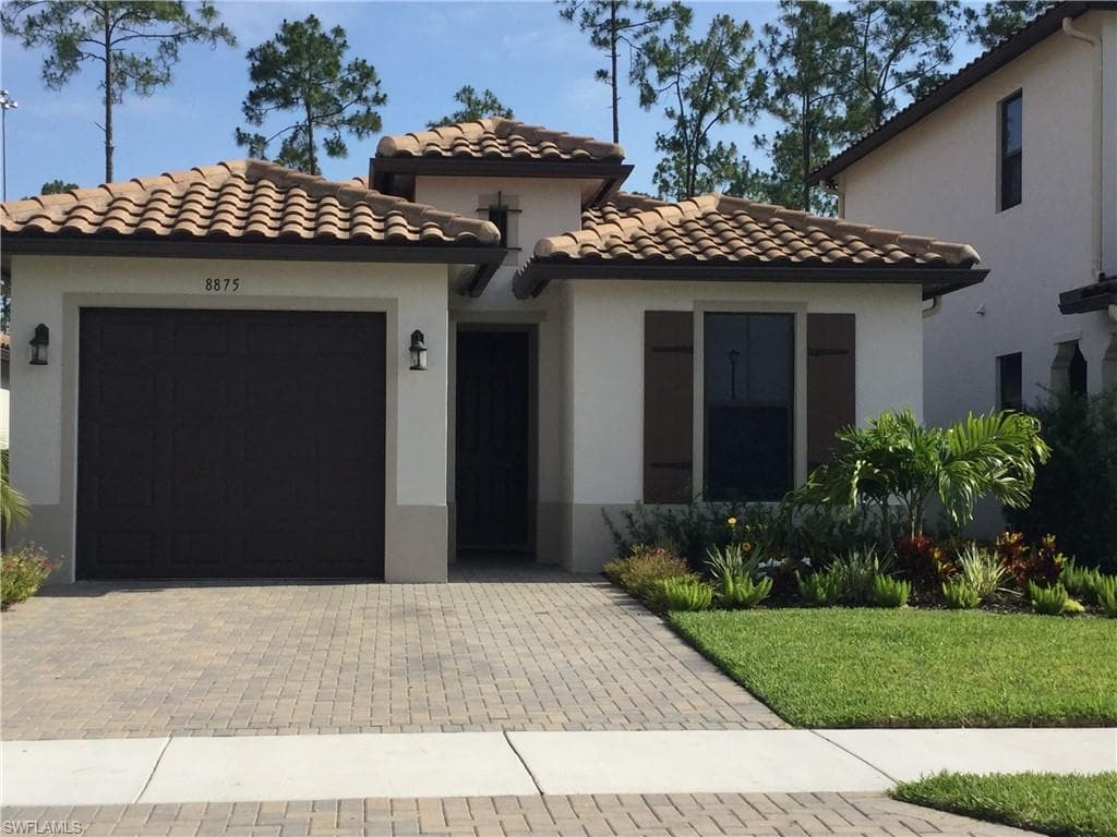 8875 Madrid CIR NAPLES, FL 34104