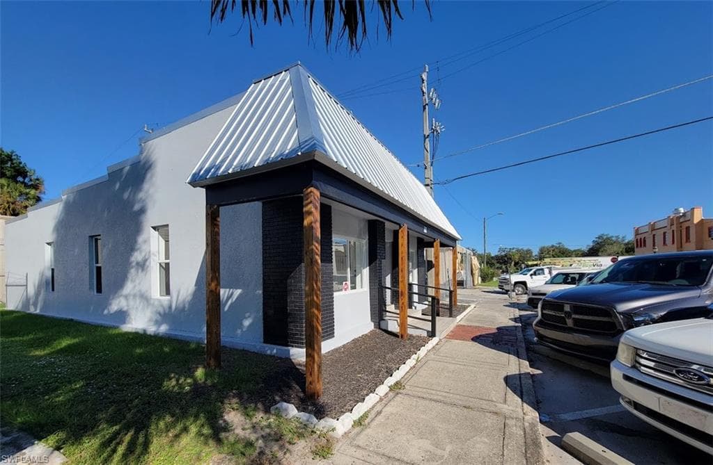 22 Fort Thompson AVE LABELLE, FL 33935