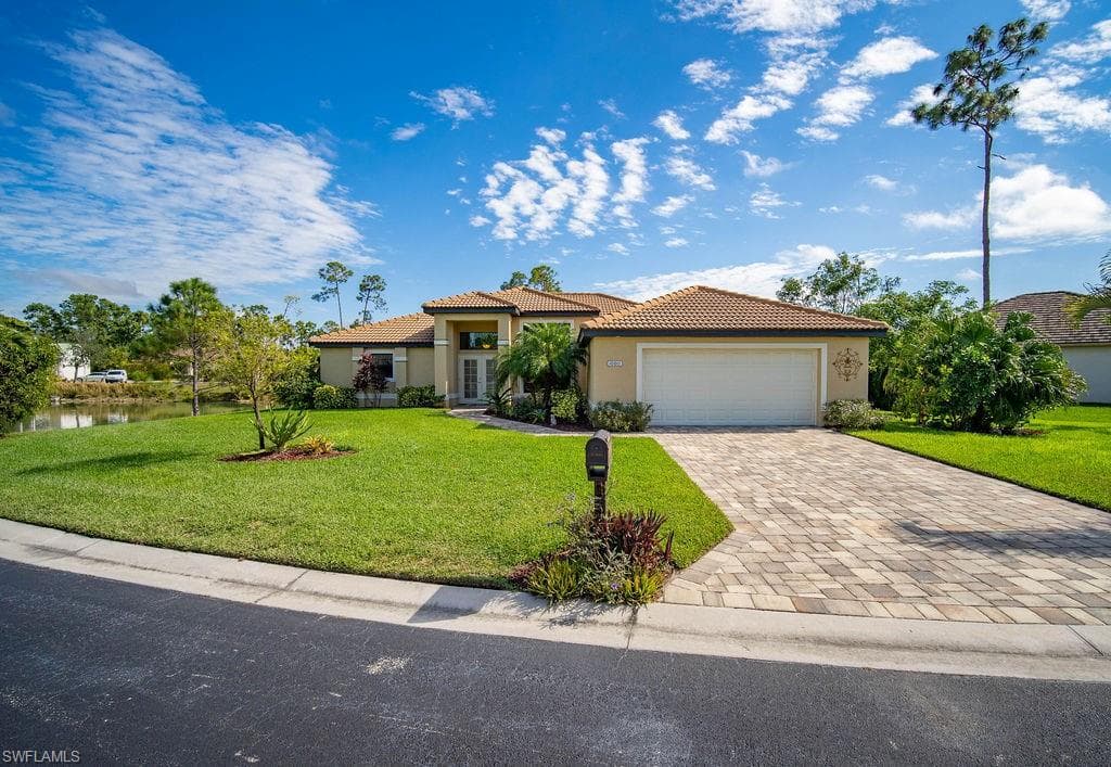 10011 Hidden Pines LN BONITA SPRINGS, FL 34135