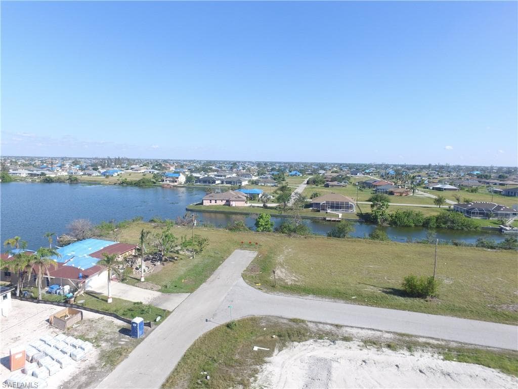 312 NW 11th TER CAPE CORAL, FL 33993
