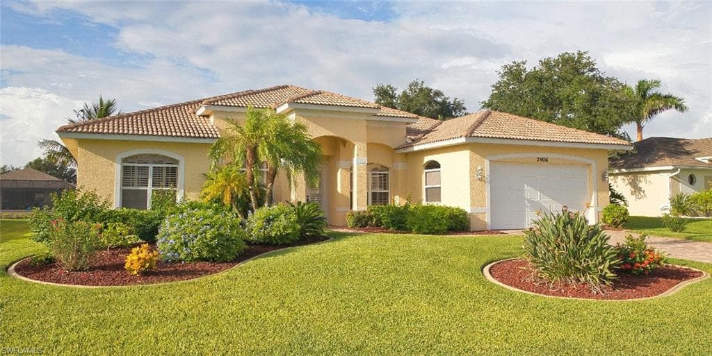 2406 SW 38th TER CAPE CORAL, FL 33914