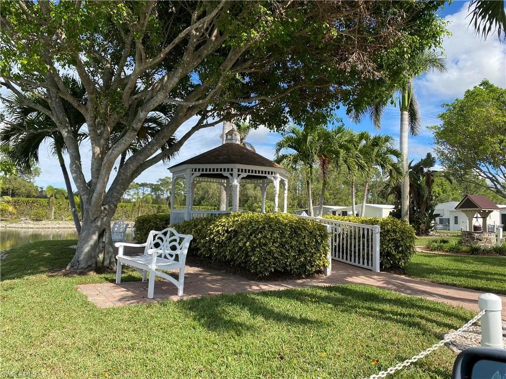 94 Jan DR 94 NAPLES, FL 34104