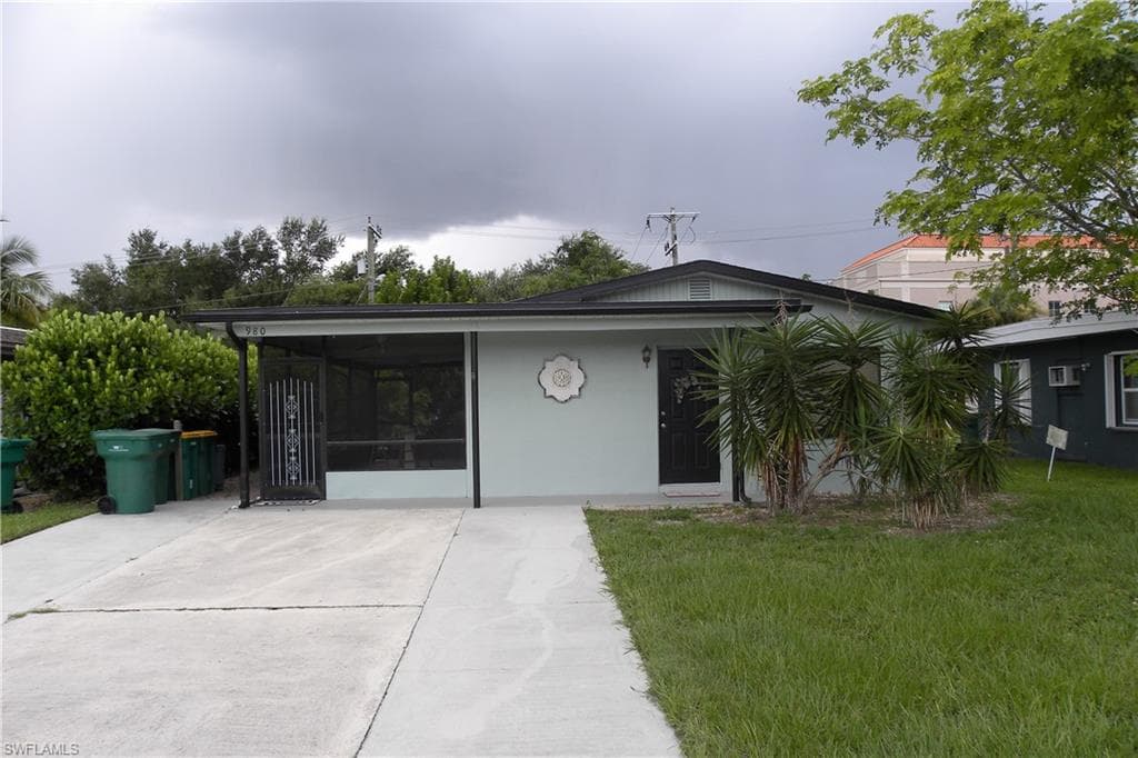 980 Rosemary LN NAPLES, FL 34103