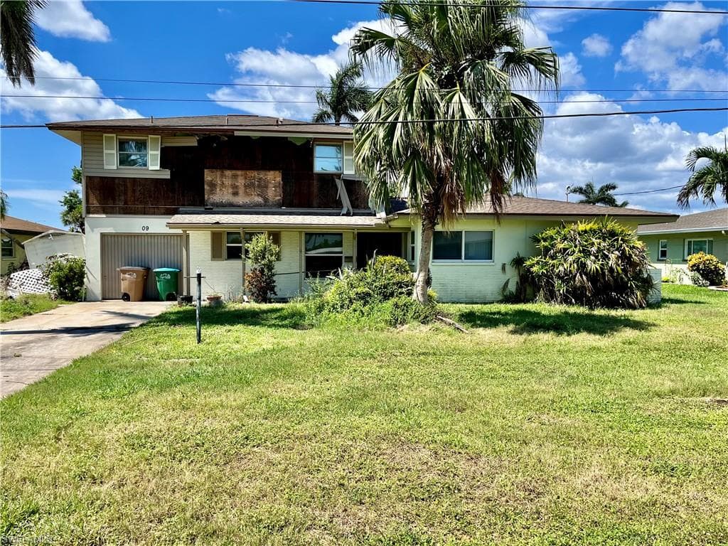 809 Miramar CT CAPE CORAL, FL 33904