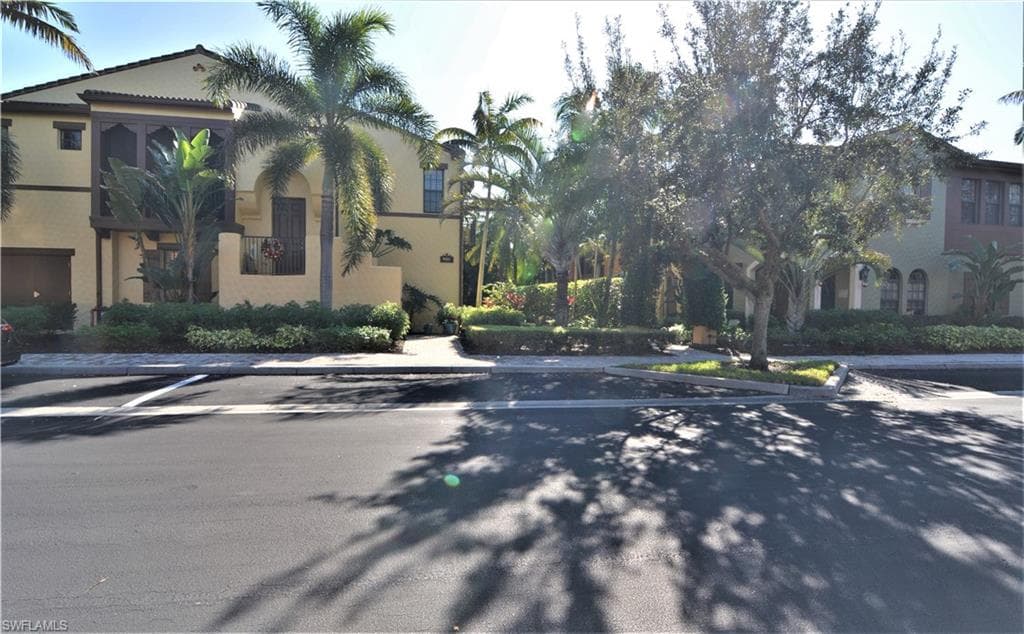 9132 Delano ST 9102 NAPLES, FL 34113